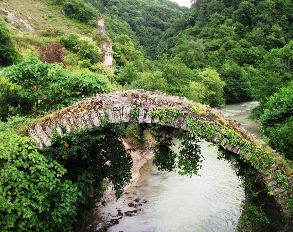 Беслетский мост ( мост царицы Тамары). Абхазия.. смотреть онлайн