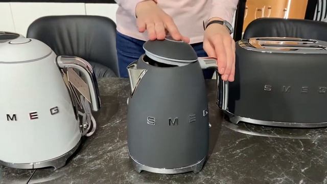 Чайники Smeg - в ідеально білому та чорному кольорі смотреть онлайн