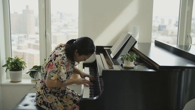 Fei-Fei plays Xiaogang Ye (叶小纲): Falling Flowers 落花天, Op. 100b (2022) смотреть онлайн