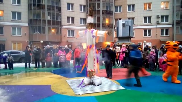 Праздник Масленица во дворе Нового Созвездия 2016 год смотреть онлайн