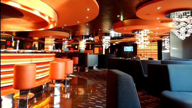 Cruise Ship Tendering - Tender Port CANNES | Jewel of the Seas & MSC Divina | Mediterranean cruise смотреть онлайн
