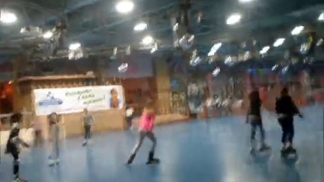 Роллики (Ролл Холл) смотреть онлайн