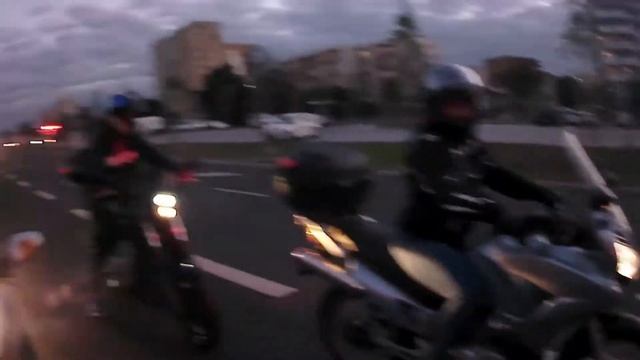Honda XL Varadero 125 - Spot pod kogutem смотреть онлайн