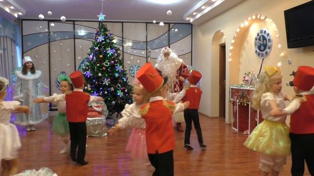 Старшая группа 1 танец Куклы и солдаты смотреть онлайн