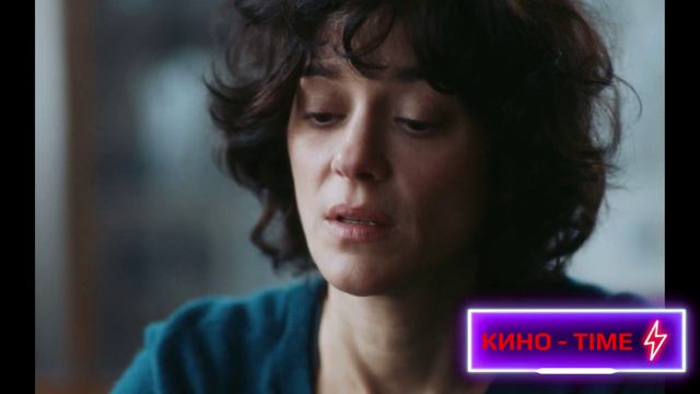 Маленькая девочка в голубом - Русский трейлер 2024 смотреть онлайн