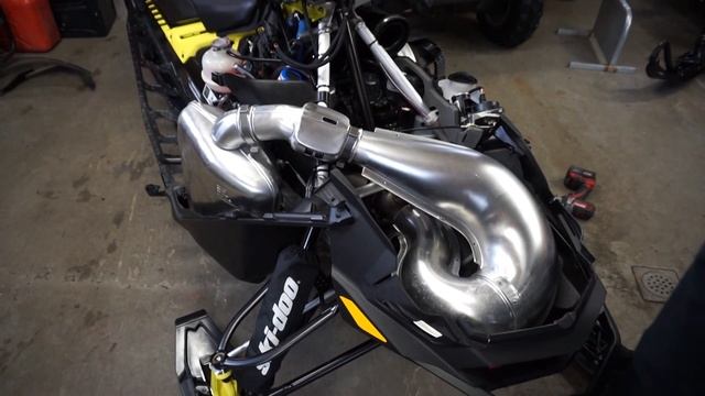 How to Remove hood on a 2018 Ski-Doo rev gen 4 смотреть онлайн