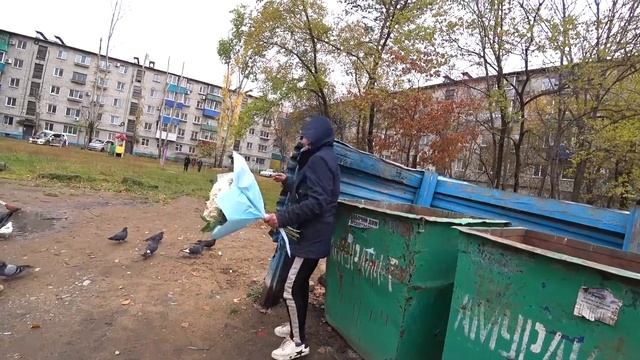 Обычный День Бомжа | Жизнь на улице | Как живут Бомжи | Жизнь бомжей | По Помойкам с Бомжами