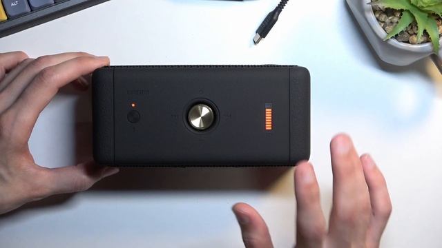 Unboxing of Marshall Emberton Bluetooth Speaker - Marshall Speaker Review смотреть онлайн