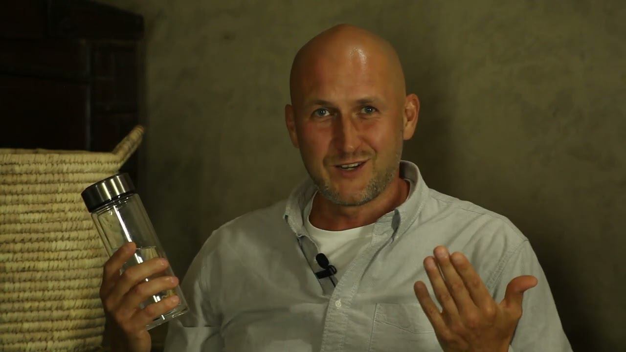 Специалисты по оздоровлению человека. Человек это "вертикальная лужа". Роль ионизированной воды. смотреть онлайн