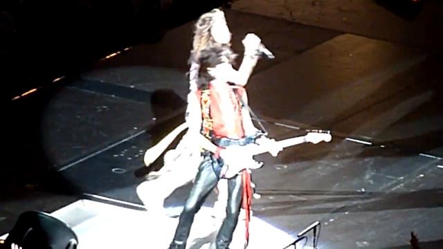 【Aerosmith】- Walk This Way (Oakland, Oracle Arena - 8/4/12) смотреть онлайн