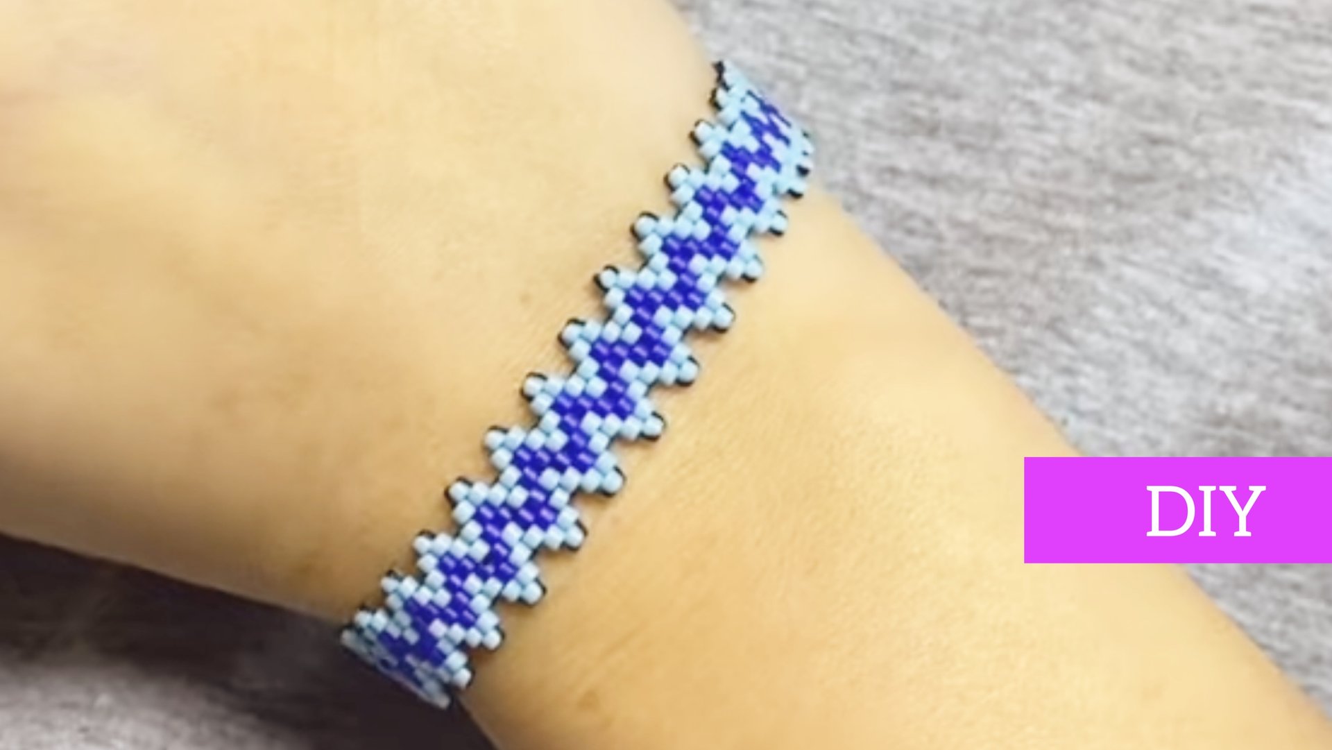 Бисероплетение * Браслет из бисера зигзаг * Мастер класс смотреть онлайн
