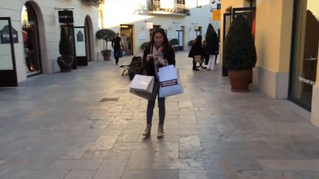 SHOPPING DAY AT LA ROCCA VILLAGE (FOLLOW ME AROUND) | Ly Mademoiselle смотреть онлайн