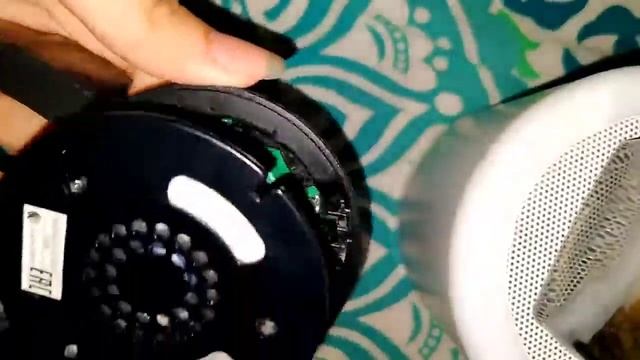 Fixing JBL Bluetooth Headset Power Button смотреть онлайн