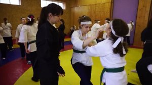 Семинар по самообороне для девушек