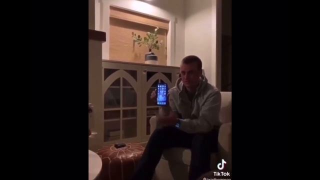 iPhone Takes Pics Every 5 Seconds. Accurate or What? смотреть онлайн