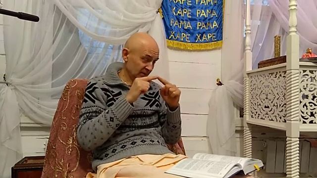 Лекция ШБ3.12.29 Джитакродха дас Этикет между полами, старшими и младшими смотреть онлайн