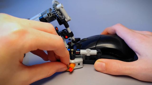 World's fastest 70 CPS Lego Technic AUTOCLICKER! смотреть онлайн