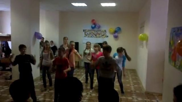 Прикольный танец на 8 марта!!! шк №51 смотреть онлайн