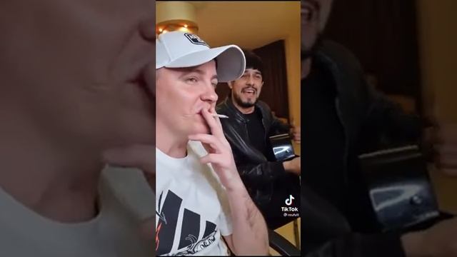 Ханар друзья собрались