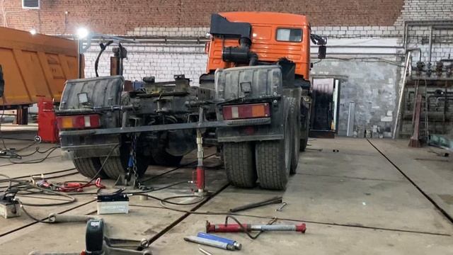 Ремонт рамы самосвала смотреть онлайн