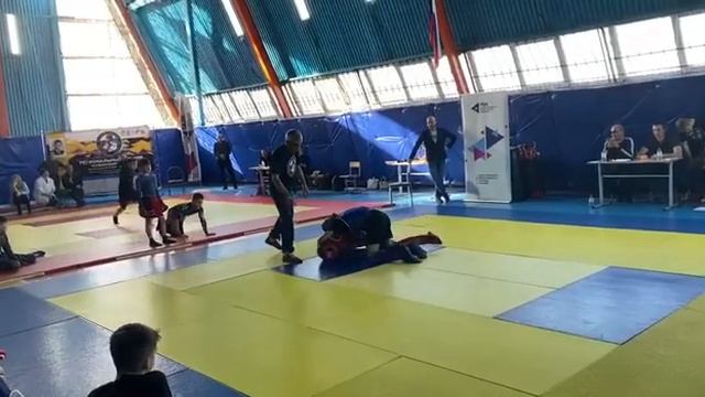 29.10.22. Первенство Челябинской области по абсолютно реальному бою. Даурен Сулейменов 14-15 лет. смотреть онлайн