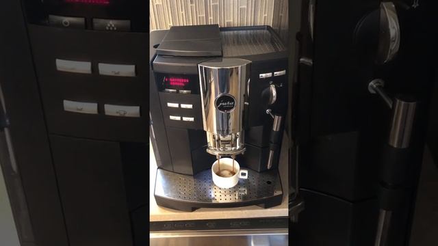 JURA impressa S7 demonstration смотреть онлайн