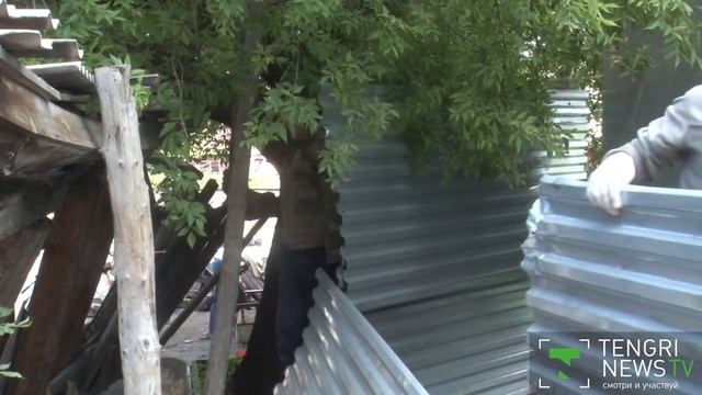 Дом, который хотел взорвать мужчина, снесли. смотреть онлайн
