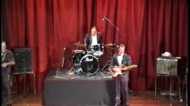 Pipeline 61 play "ajoen ajoen." смотреть онлайн