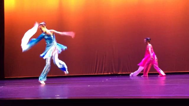 Duet Long Sleeve Chinese Dance смотреть онлайн