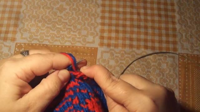 Вязание на спицах. Как вязать двойным жаккардом без протяжек. смотреть онлайн
