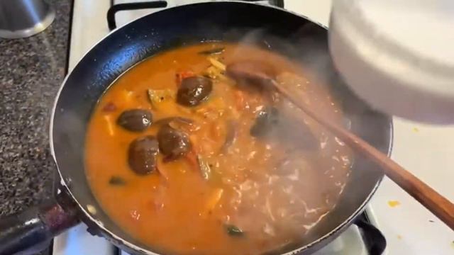 Roiutine Vlog / Kathirikai Kara Kulambu / Keerai Poriyal / Cabbage Poriyal Recipe In Tamil смотреть онлайн