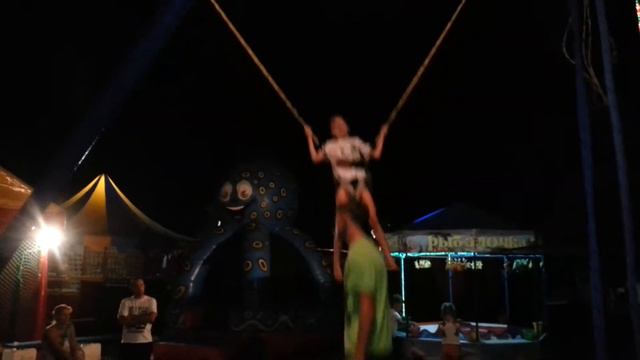 Прыгалки на батуте смотреть онлайн