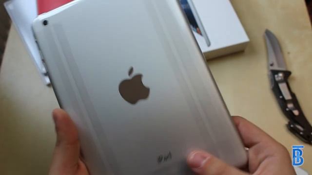 Apple iPad mini 16GB White + Red Smartcover Unboxing [German/Deutsch] смотреть онлайн