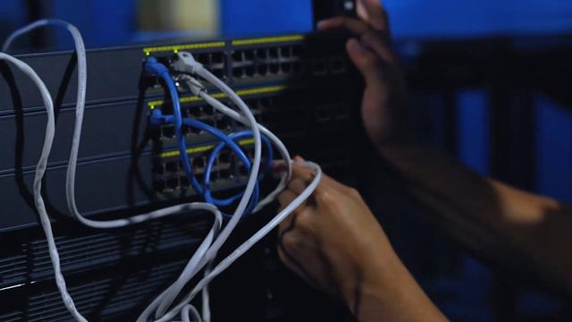 The Cisco Networking Lab at Hallmark University смотреть онлайн