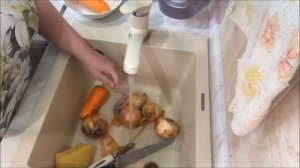 Свинина тушёная с овощами.
