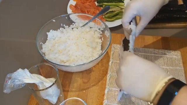 СУШИ ? РОЛЛЫ ДОМА ВКУСНЫЕ И БЮДЖЕТНЫЕ#роллы #суши#роллыдома смотреть онлайн