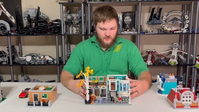 A Staple of the Community // Lego Bookshop 10270 Review // Bearded Bricks смотреть онлайн