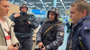 ПРОНИКНОВЕНИЕ В СЛУЖБНОЕ ПОМЕЩЕНИ? / ВЫЗВАЛИ РОСГВАРДИЮ НА БЛОГЕРА / ГРАМОТНО РАЗЪЯСНИЛ ПО ЗАКОНУ