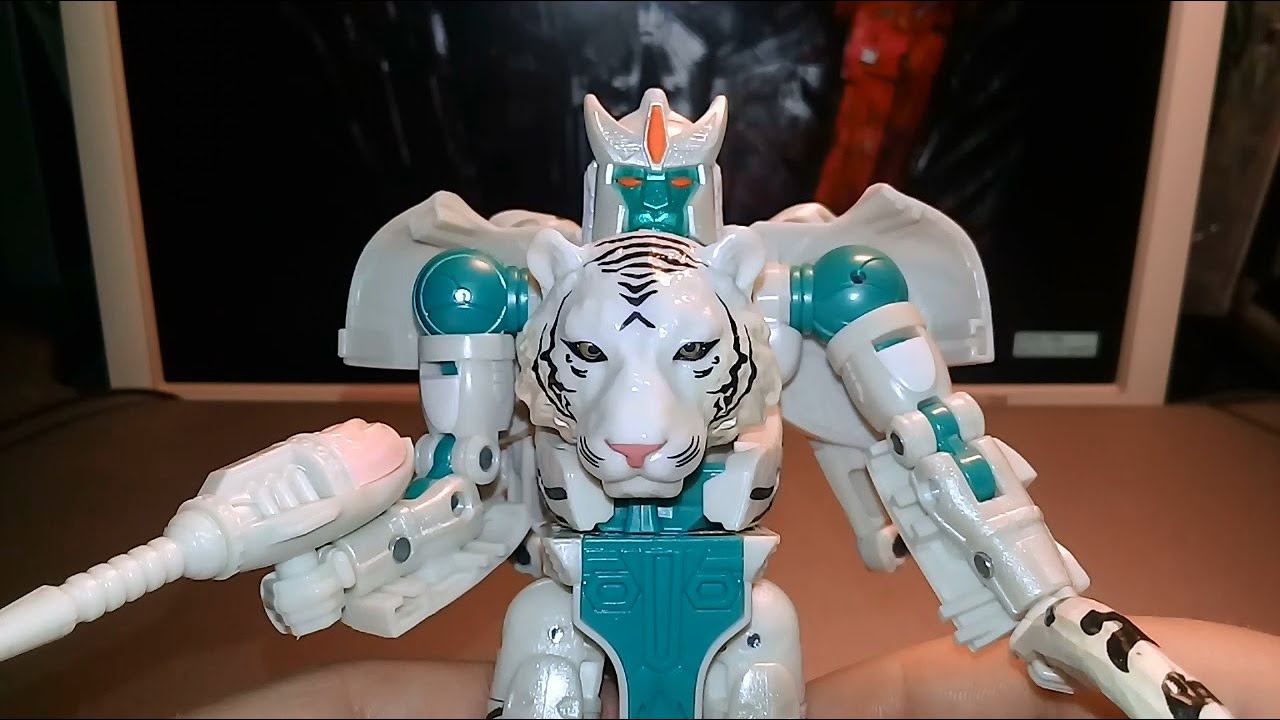 Unpackaging+Review! Tigatron, WFC Kingdom, Voyager by Hasbro. смотреть онлайн