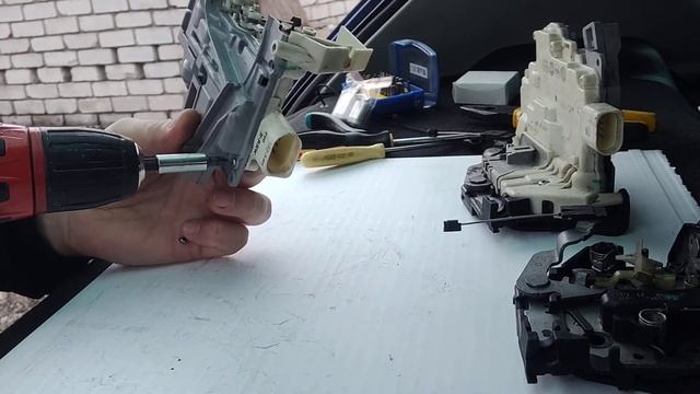 Разборка замка двери Seat Altea. Door Lock Module Repair - Seat ,Volkswagen, Skoda, Audi
