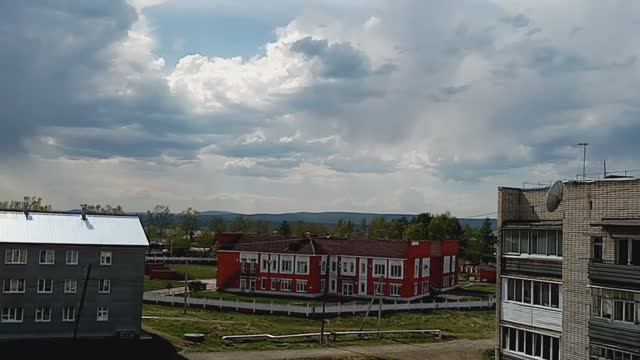 Я здесь с В. Кипеловым