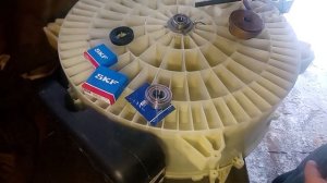 Замена подшипников и крестовины стиральной машинки SAMSUNG Diamond WF8590NMW9 6кг .