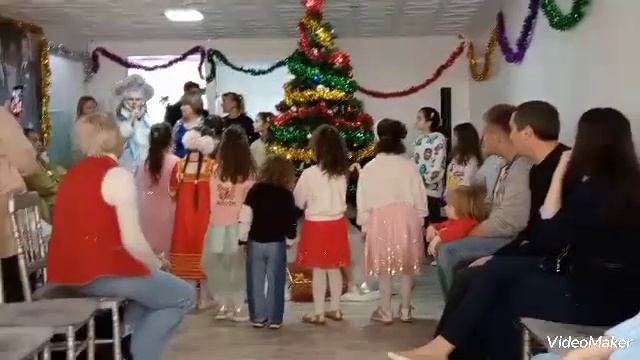 Новогодняя елка в Касабланке. Sapin de Noël à Casablanca. смотреть онлайн