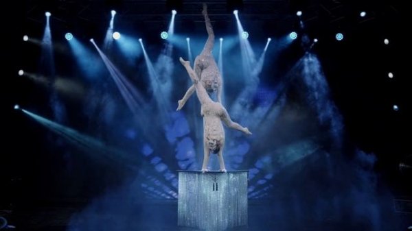 Эквилибр. Ручной эквилибр на кубе. Хрустальный дуэт. Парный эквилибр.