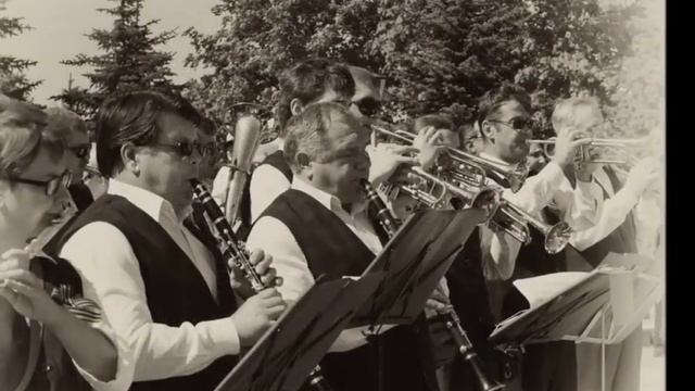 В городском саду играет духовой оркестр смотреть онлайн