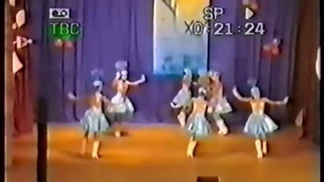Казахский танец"Куклы"002.mpg смотреть онлайн