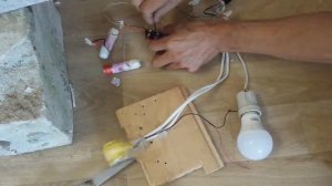 Генератор прямоугольных импульсов .Таймер  555  и катушка.