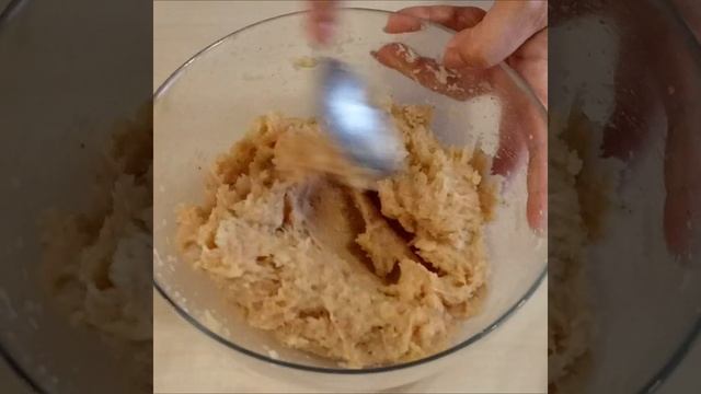 КОТЛЕТЫ из КУРИЦЫ с маслом внутри! Рецепт на канале "Щира Кума!". #Shorts смотреть онлайн