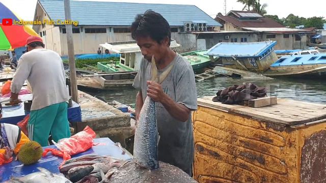 Skill Cara Potong Ikan Tola Gak Kalah Dengan Potong Ikan di Bangladesh | Indonesia Fish Cutting смотреть онлайн