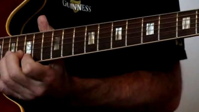Gibson ES 330 TD Jazz me blues смотреть онлайн